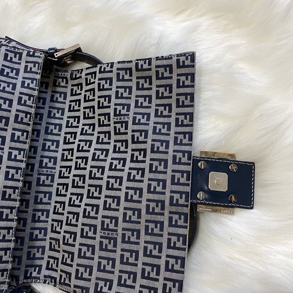 Authentic vintage Fendi blue Zucca mama baguette - Picture 8 of 10
